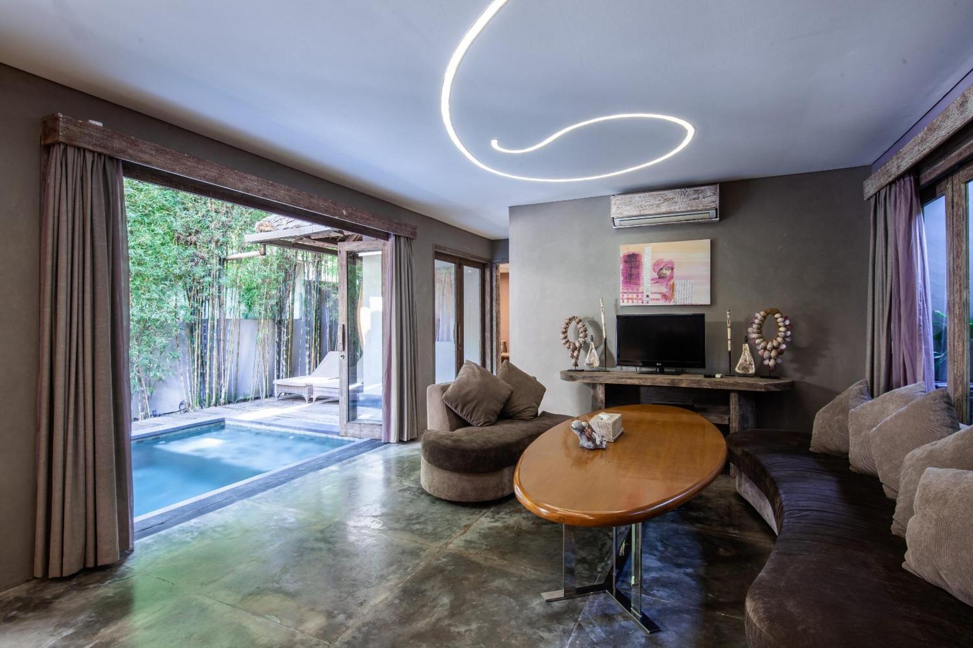 Blue Karma Dijiwa Seminyak Hotel Exterior photo