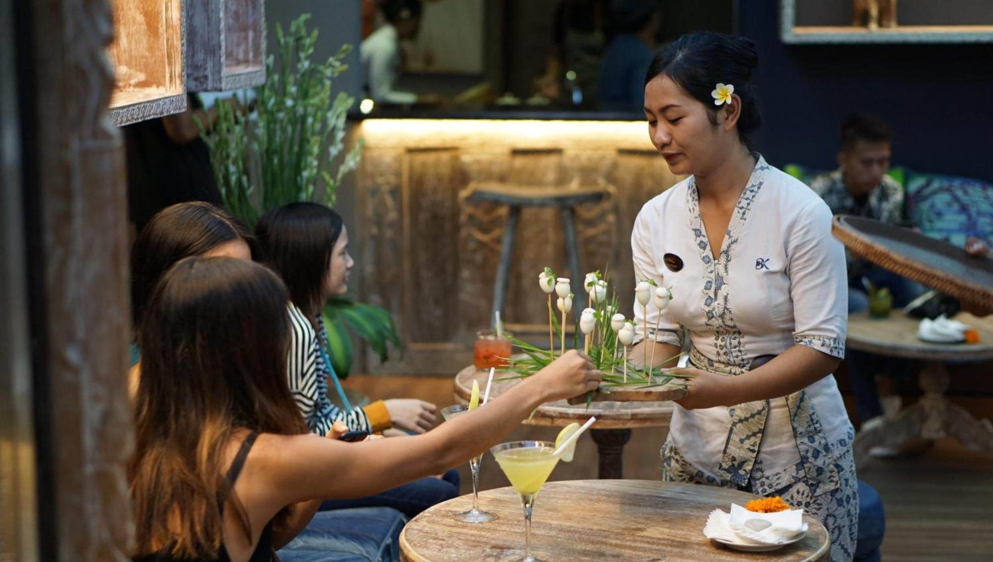 Blue Karma Dijiwa Seminyak Hotel Exterior photo